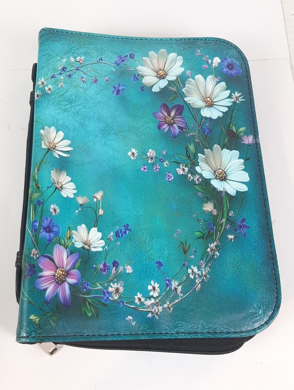 Green With White Daisies Zippered Bible Cover Carrying Case
